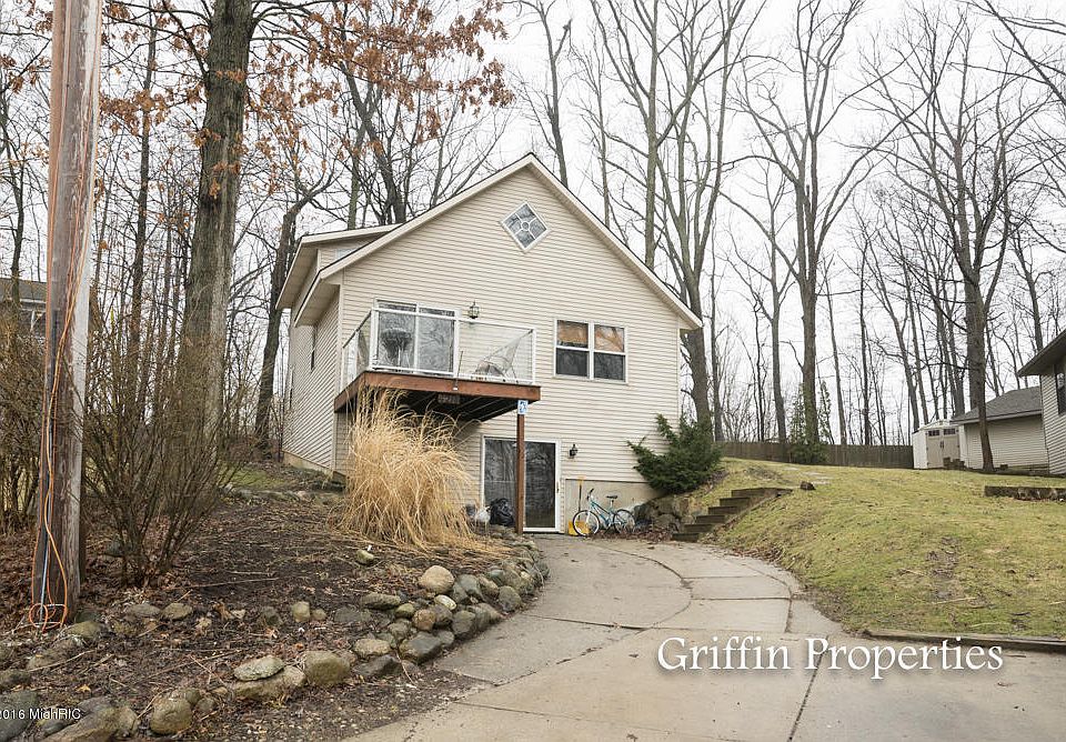 1st image of 4214 Causeway Dr NE