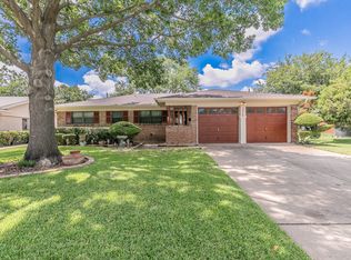 5828 Westcrest Dr W, Edgecliff Village, TX 76134