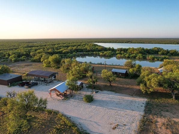 K Bar Ranch Rd, Big Wells, TX 78830