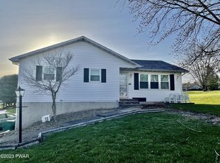 11 Elizabeth Rd, Beach Lake, PA 18405
