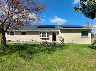 17 Cambridge Rd, Kendall Park, NJ 08824