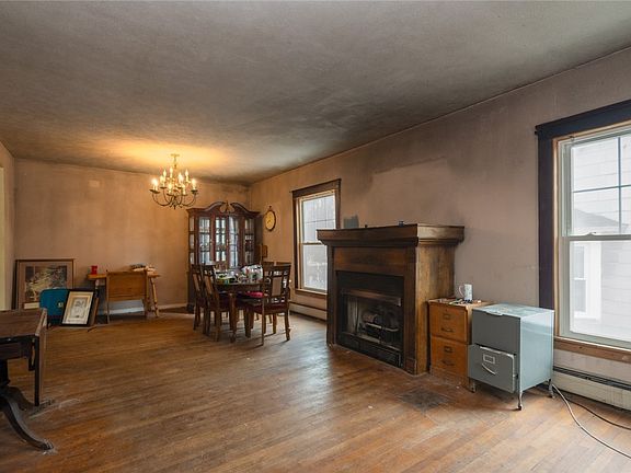 2nd image of 61 Water St