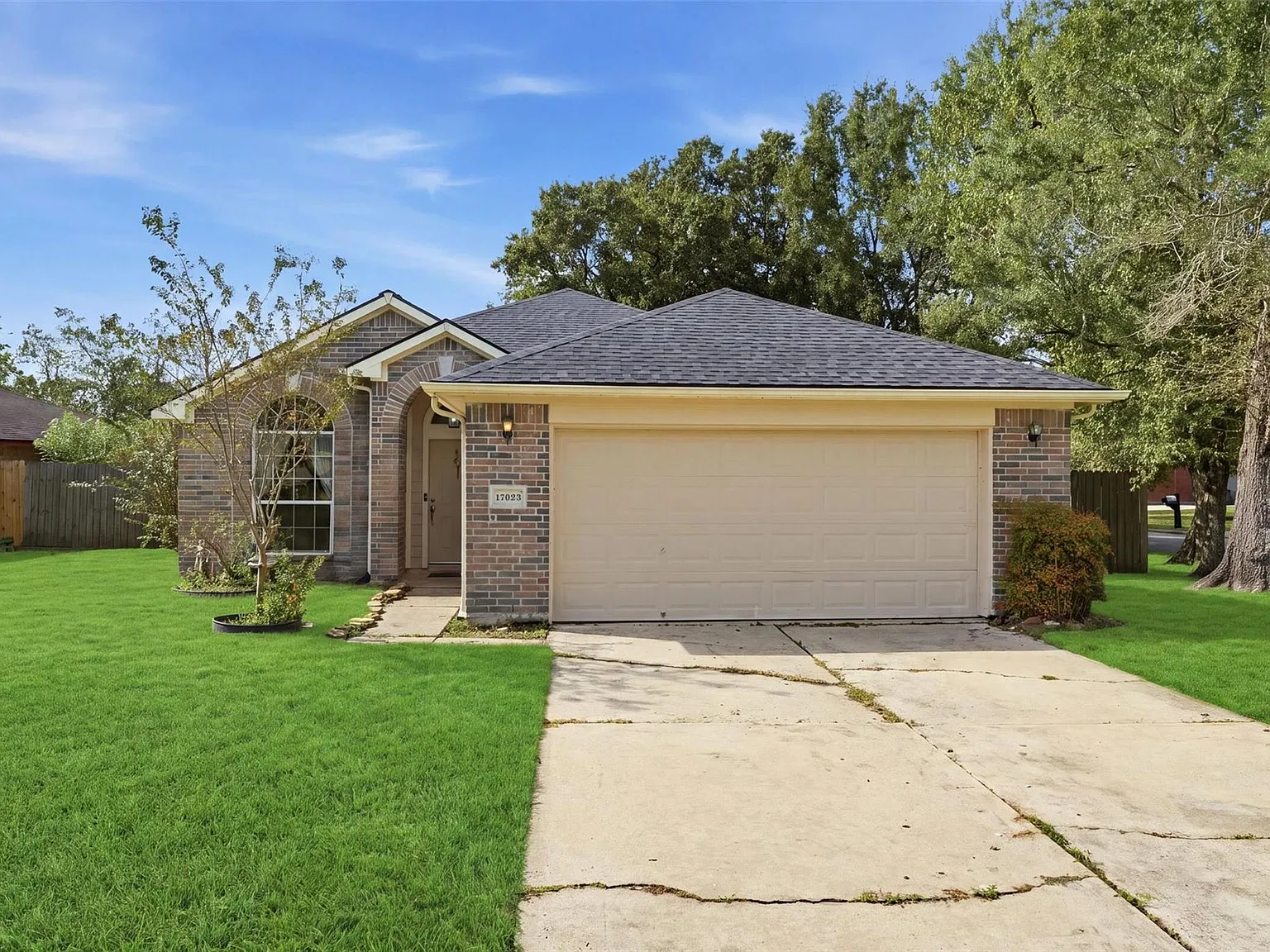 3 bed, 2.0 bath, 1537 sqft, $1,800 — Photo 1