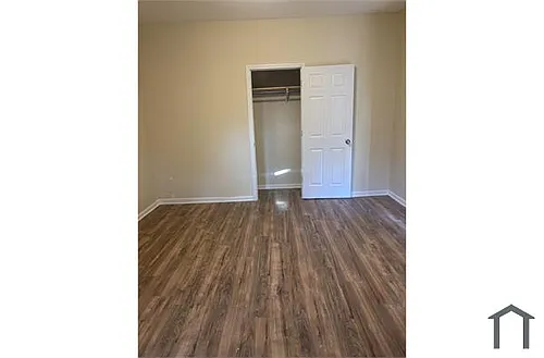 8022 S Escanaba Ave #1 Photo 1