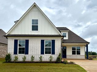 726 Coahoma Ct, Nesbit, MS 38651