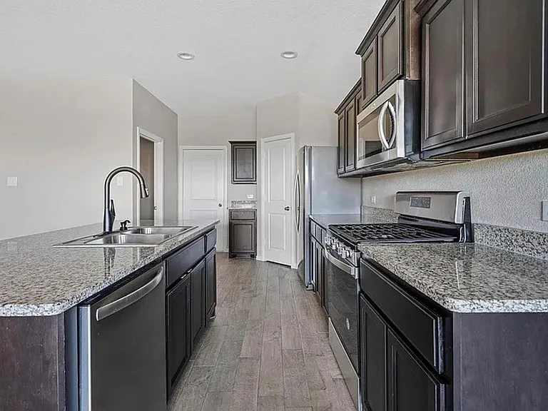 9724 Apex Dr — Photo 5