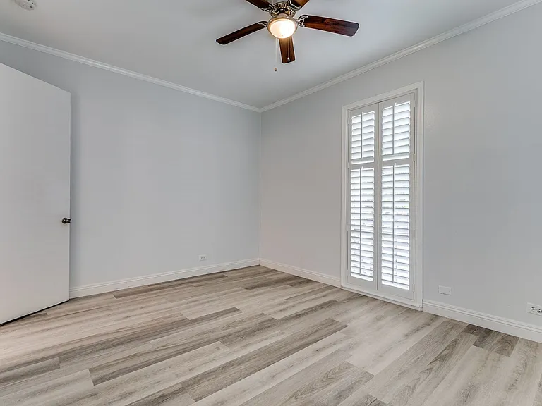 7709 Broadway #113 — Photo 19