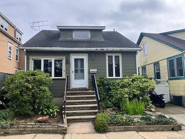 1st image of 233 8th Avenue