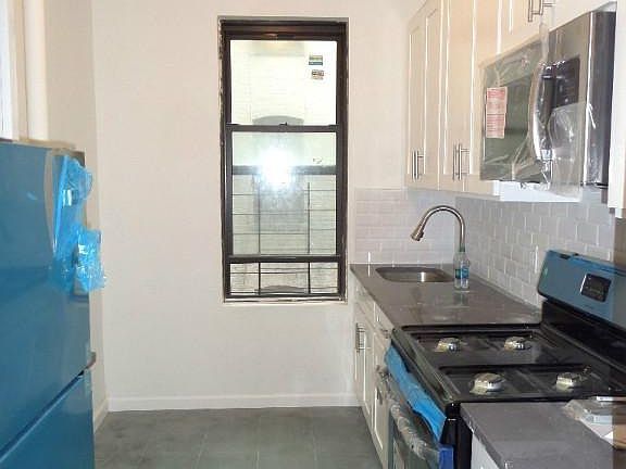 2nd image of 121 Parkside Ave APT 9A