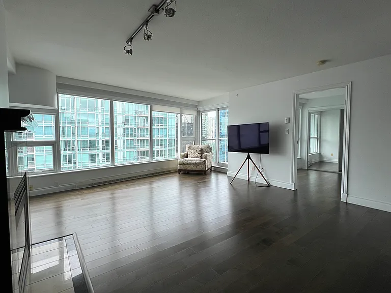 535 Nicola St #22XX — Photo 9