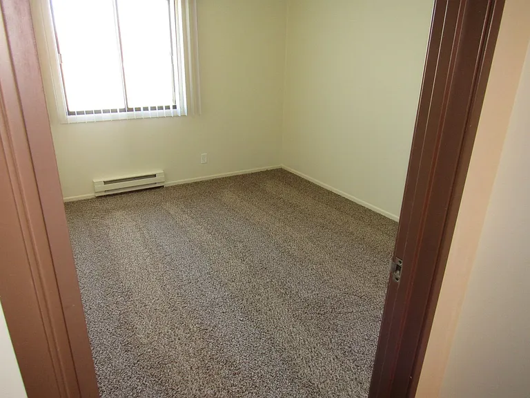 South Pine Apartments — Photo 9