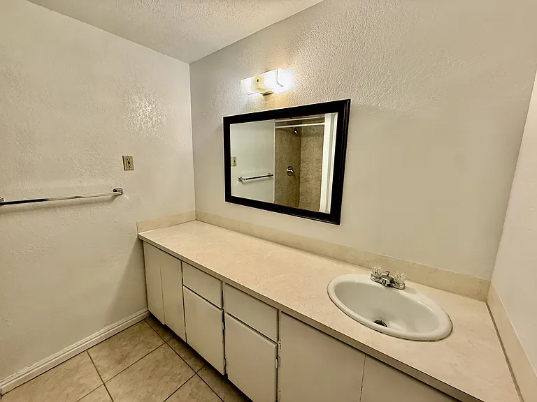 1247 N 700 W — Photo 20