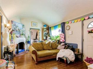 151 N Virginia St, Crystal Lake, IL 60014