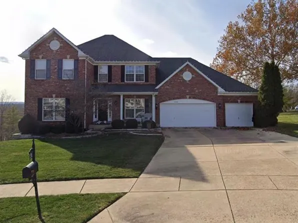 1738 Carman Ridge Ct, Ballwin, MO 63021