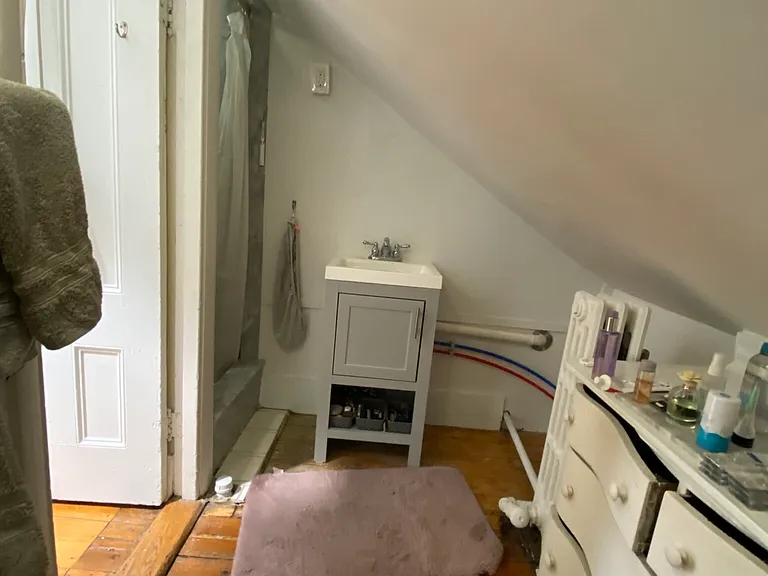 32 Irving St #4 — Photo 17