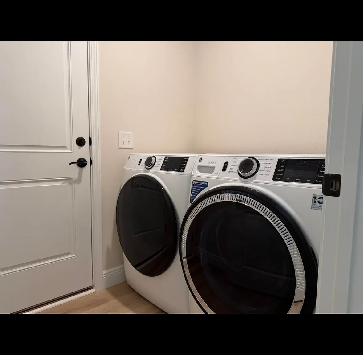 2 bed, 951 sqft, $1,950 — Photo 3