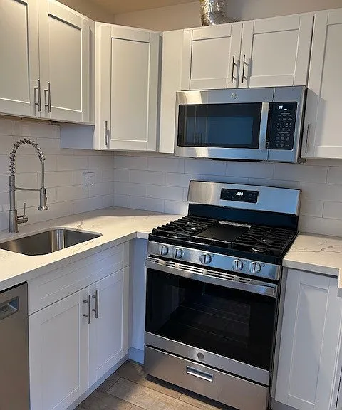 Camino Real Apartments — Photo 4