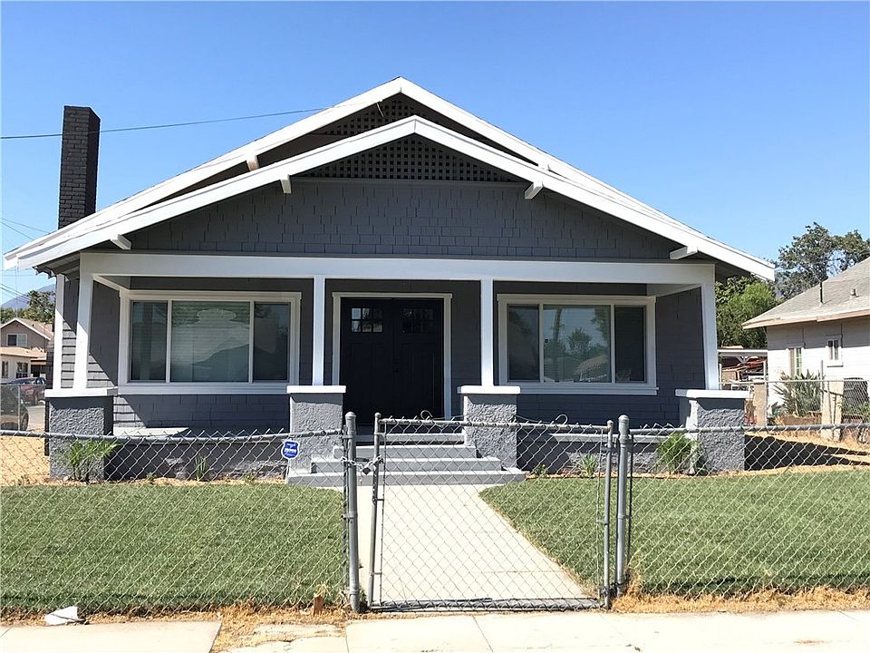 1st image of 250 W 10th St