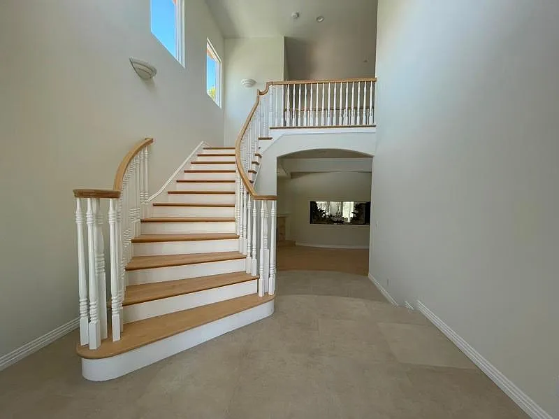 4 bed, 3.5 bath, 3000 sqft, $7,500 — Photo 2