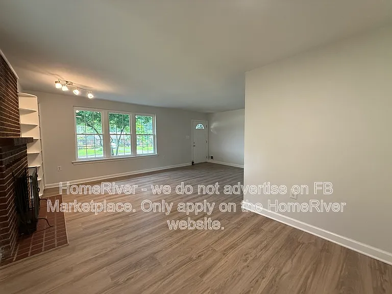 3611 Embassy Ln — Photo 4