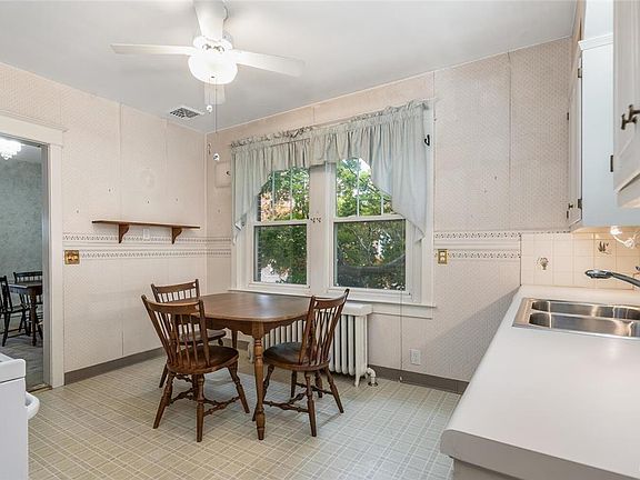 2nd image of 2707 Northampton St