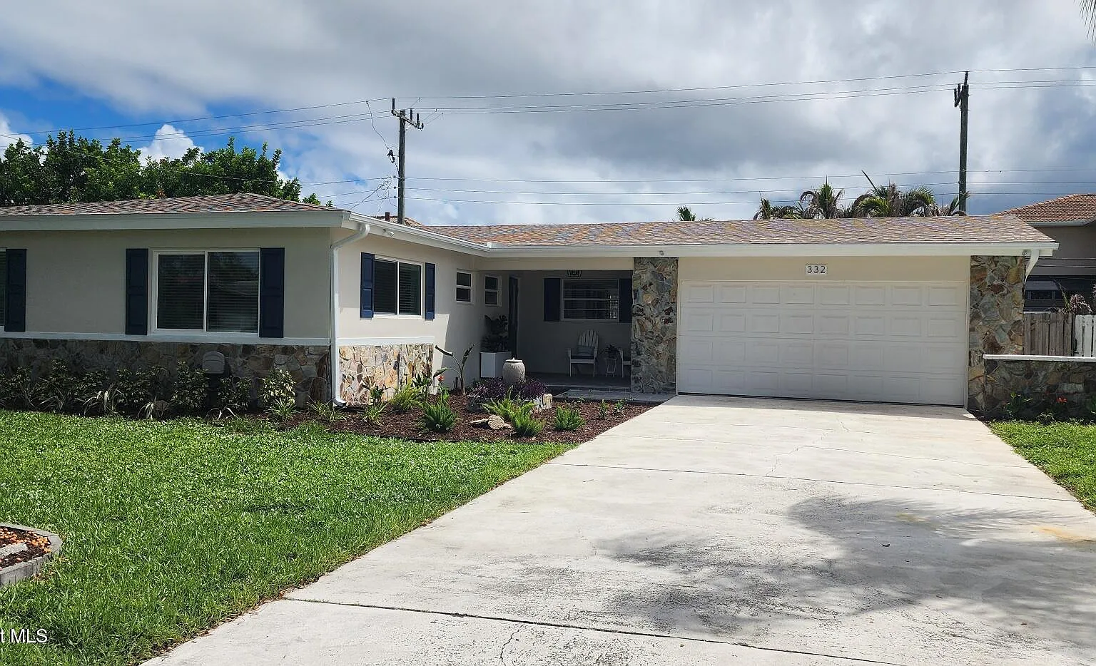3 bed, 2.0 bath, 1291 sqft, $2,900 — Photo 1