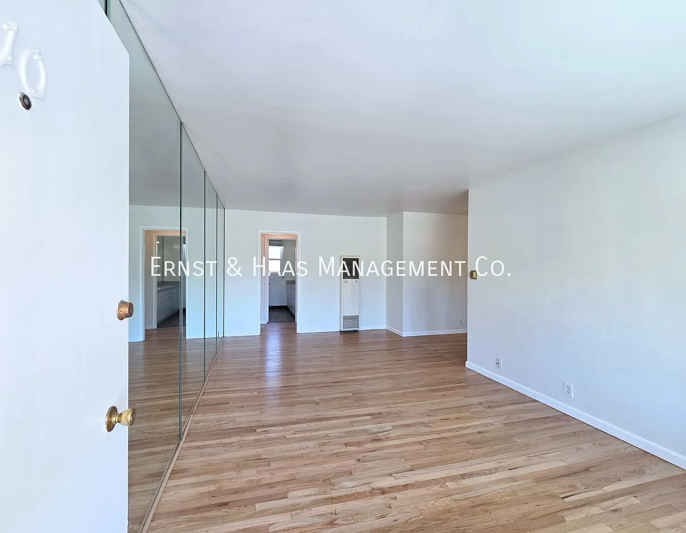 Bright & Spacious 1-Bedroom Condo in Long Beach! — Photo 3