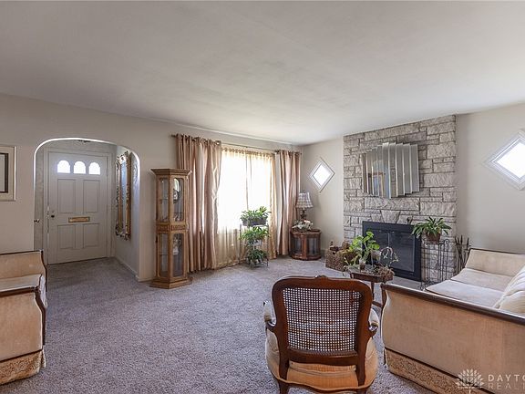 4th image of 231 Park Ave