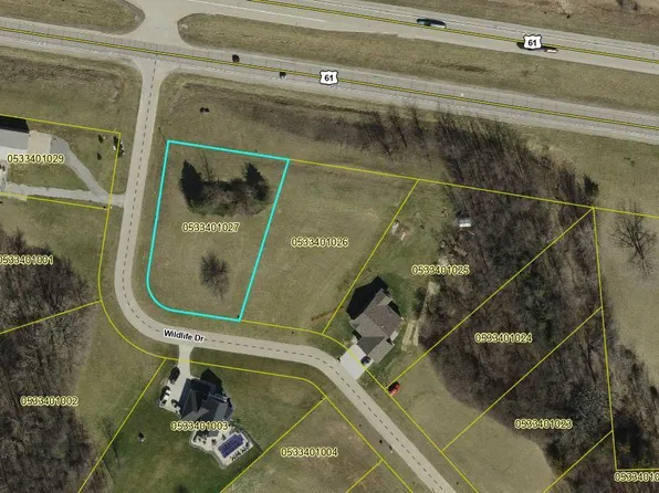 1517 Wildlife Dr, Blue Grass, IA 52726