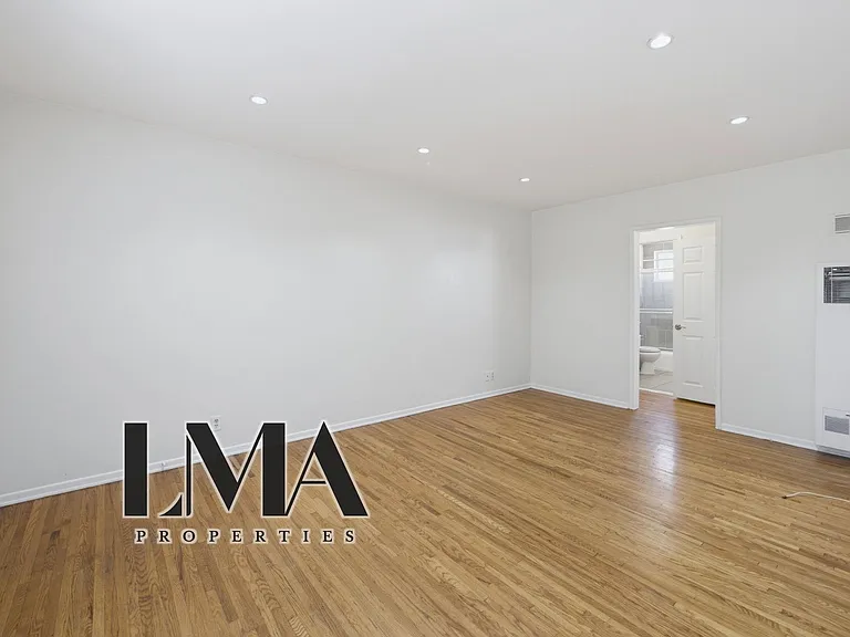 1453 Butler Ave #3 — Photo 9