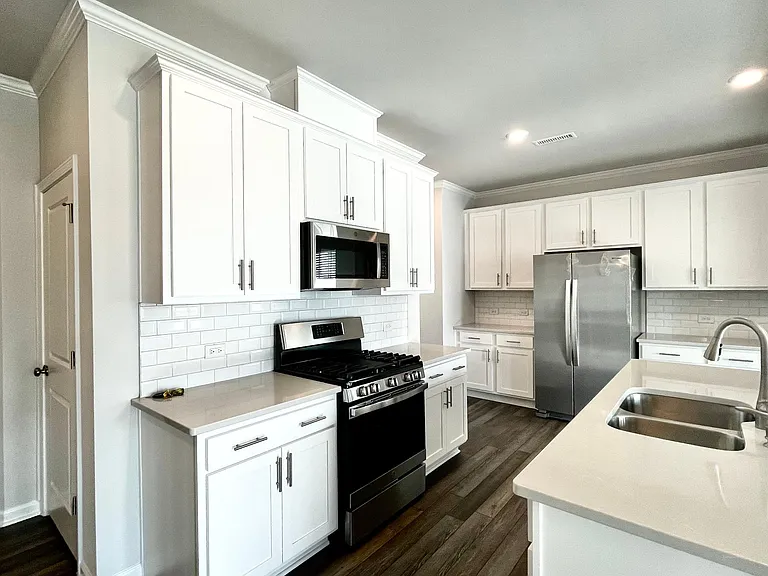 1618 Chestnut Tree Dr — Photo 2
