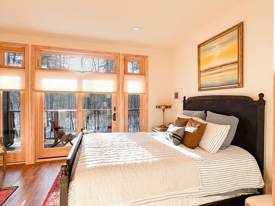 12 Bowman Ln Wilmington NY Zillow