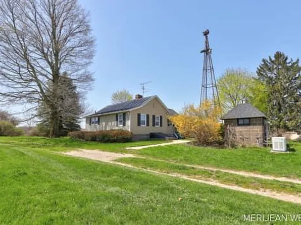 1376 24th St, Allegan, MI 49010