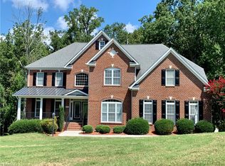 8606 Yvonne Ct, Oak Ridge, NC 27310