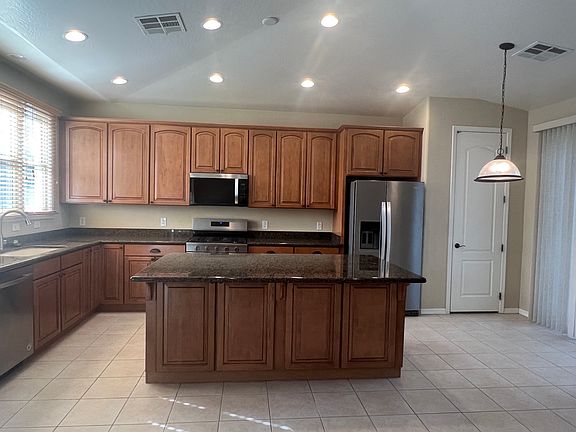 3rd image of 2311 E Honeysuckle Pl
