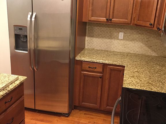 New refrigerator-freezer