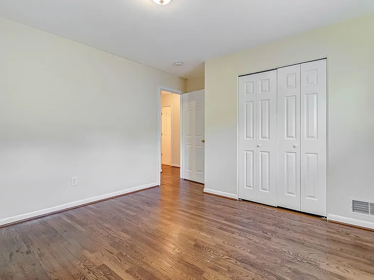 8808 Patricia Ct — Photo 35