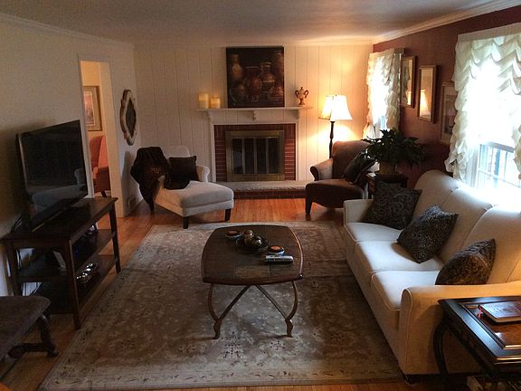 3rd image of 2819 Coblentz Dr