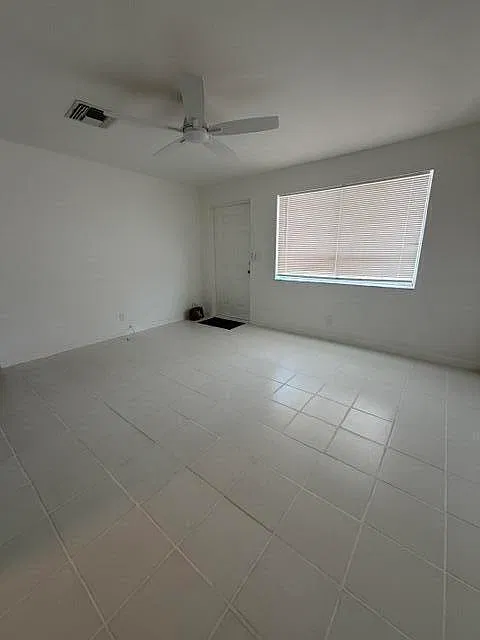 2 bed, 1.0 bath, 660 sqft, $2,300 — Photo 4