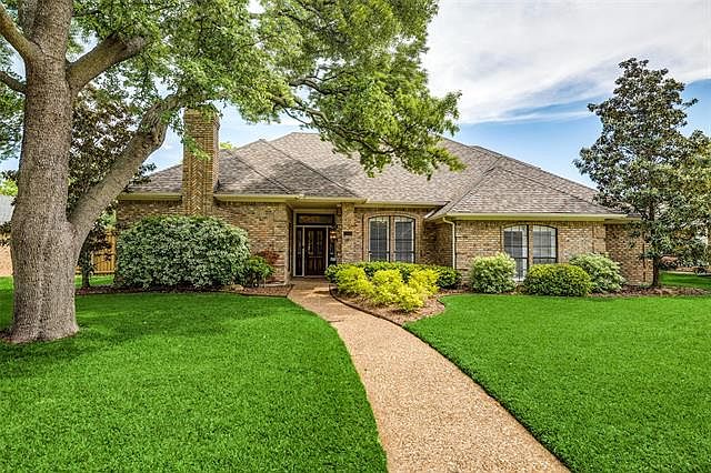1st image of 2204 Chadbourne Dr