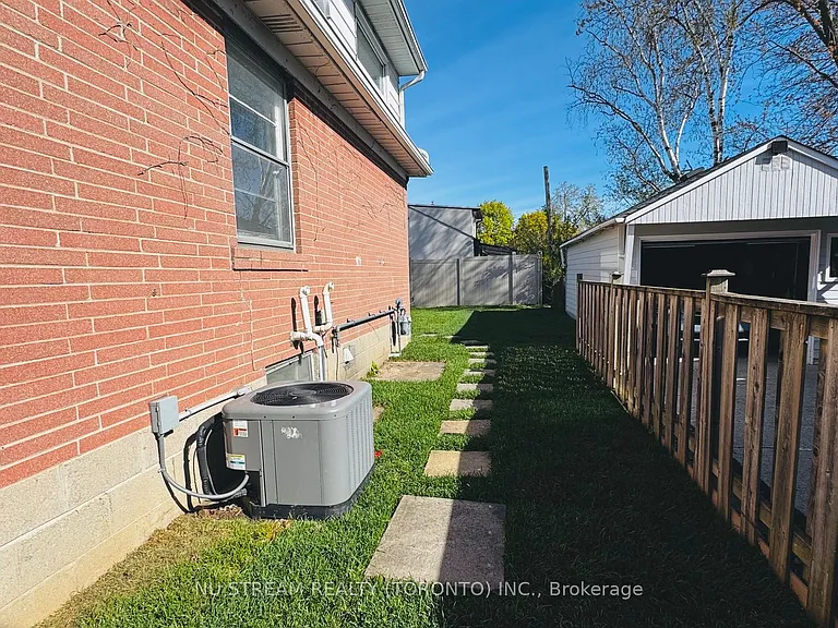 261 Essex Ave — Photo 21