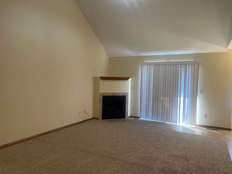 5282 E Blaine St — Photo 3