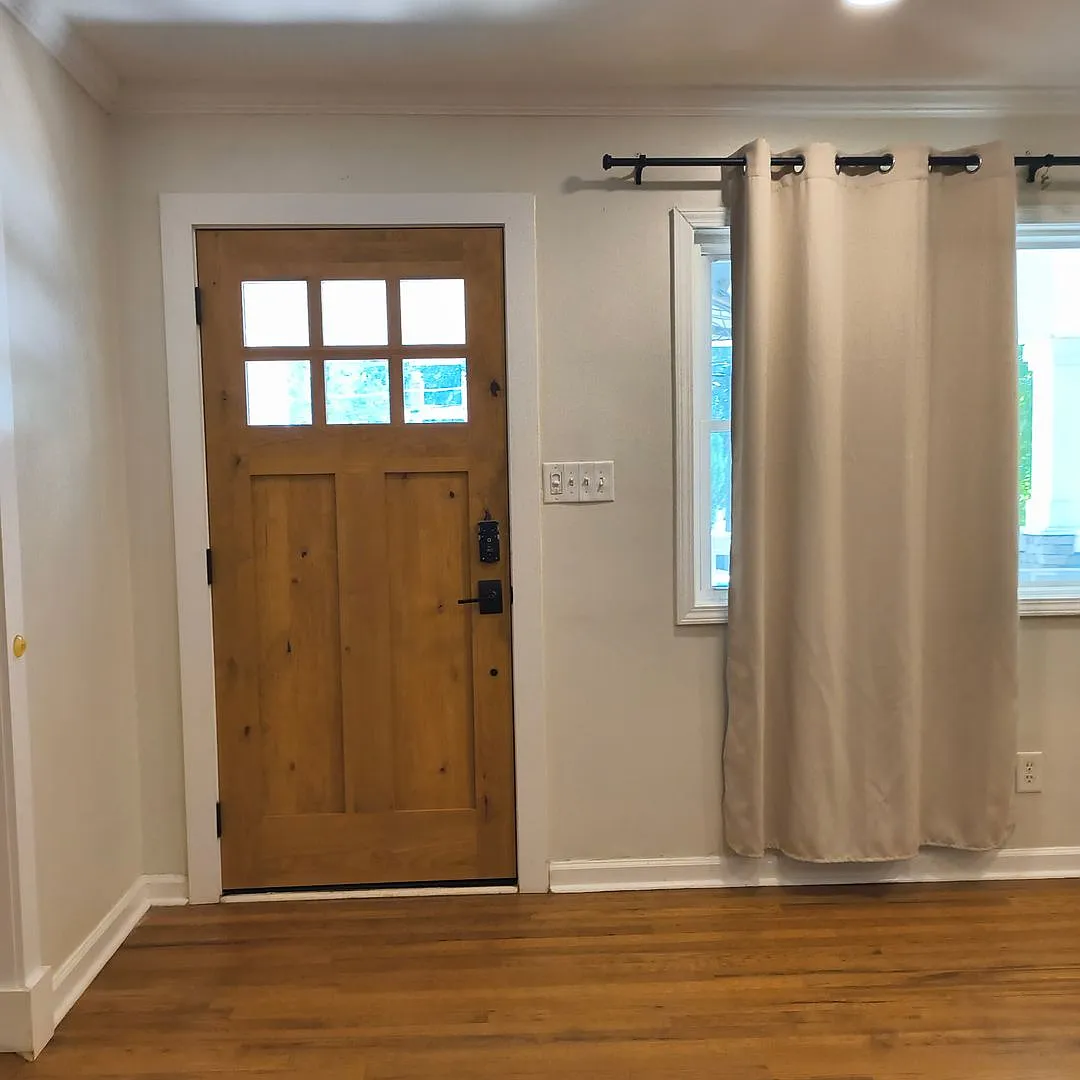 Gorgeous Renovated Bungalow For Rent In Highly Sought After Edgewood Neighborhood! — Photo 4