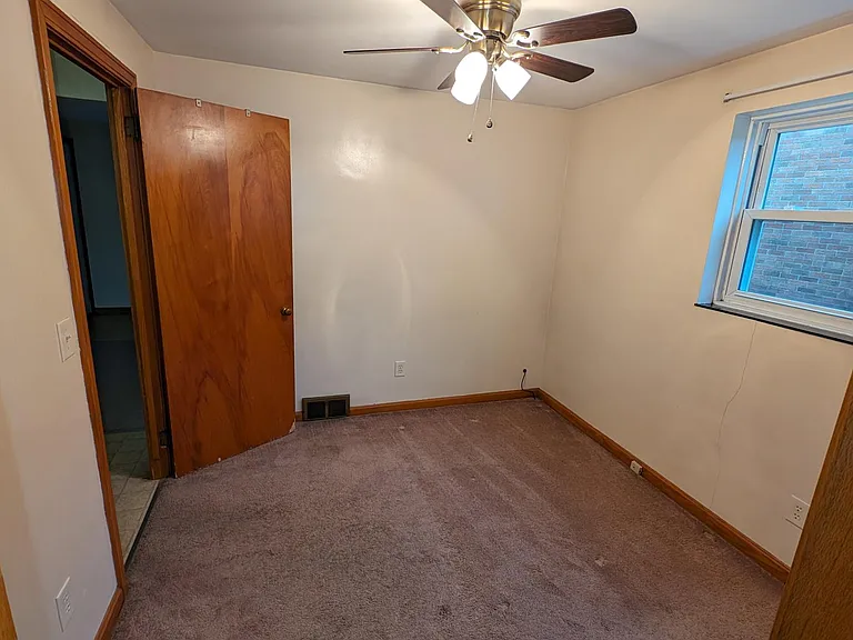 538 Hower St NE — Photo 10