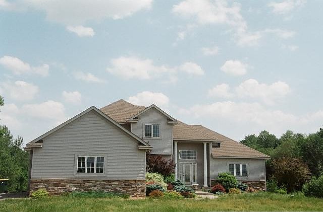 1st image of 129 Heritage Trl
