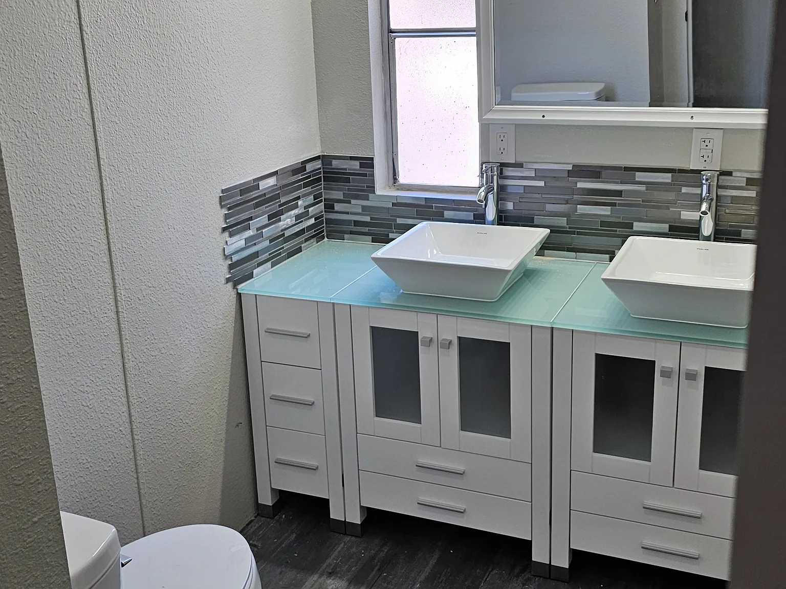 3 bed, 1300 sqft, $795 — Photo 3