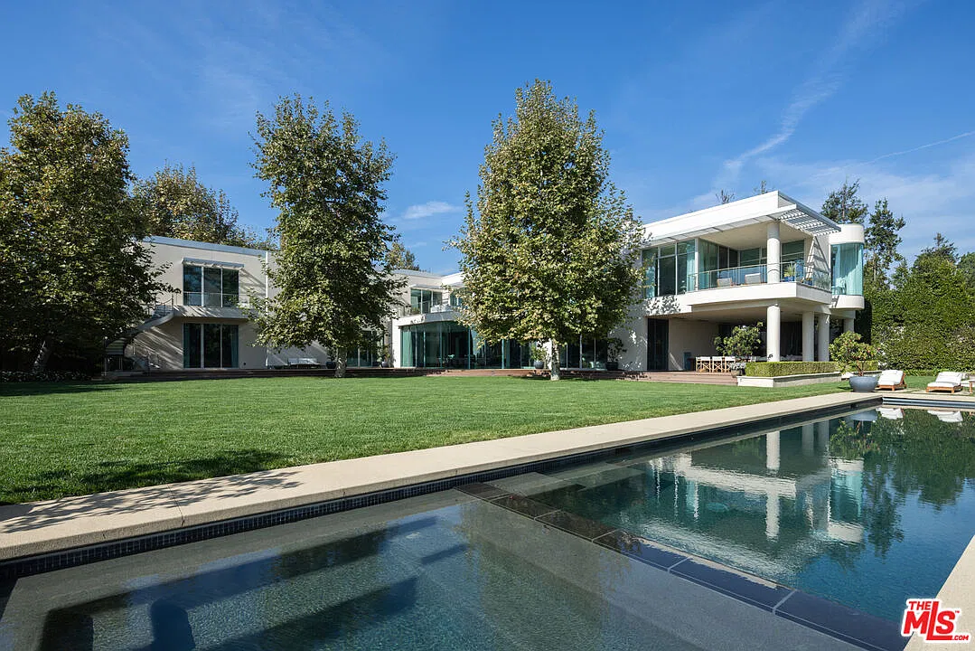 5 bed, 9.0 bath, 13629 sqft, $60,000 — Photo 3