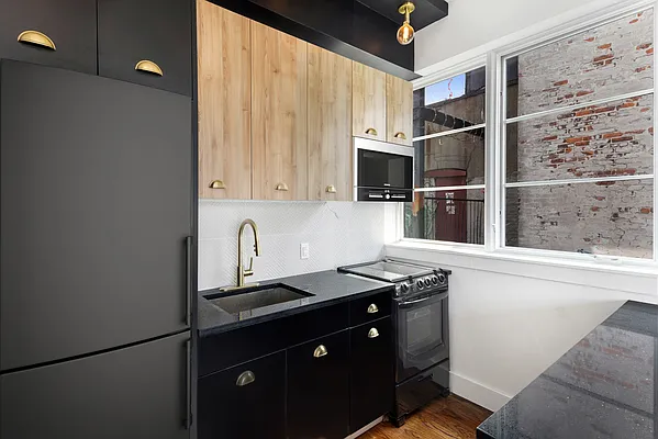 Rented by Redstone Realty NYC LLC | media 3