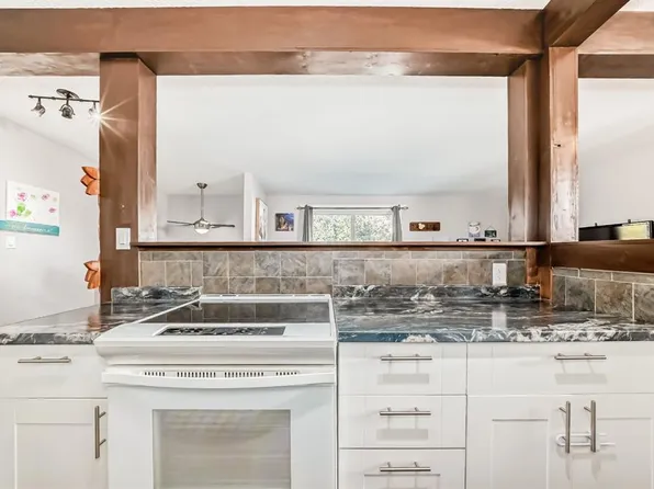 724D W Raynard Cres SE, Calgary, AB T2A 1X7