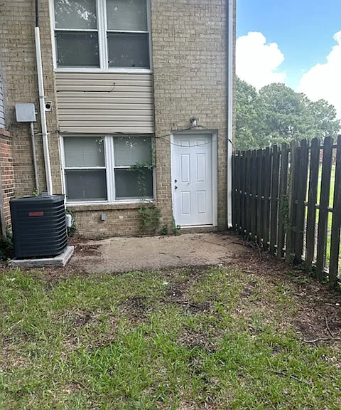 4604 Greenwood Dr — Photo 10